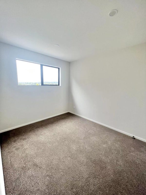 1B Benchmark Drive, Massey, Auckland - Carousel 7
