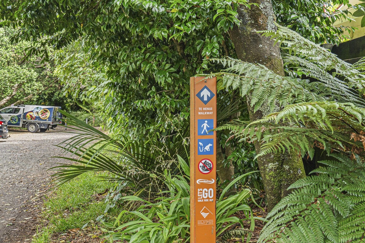 6A Spencer Place, Merrilands, New Plymouth - Carousel 37