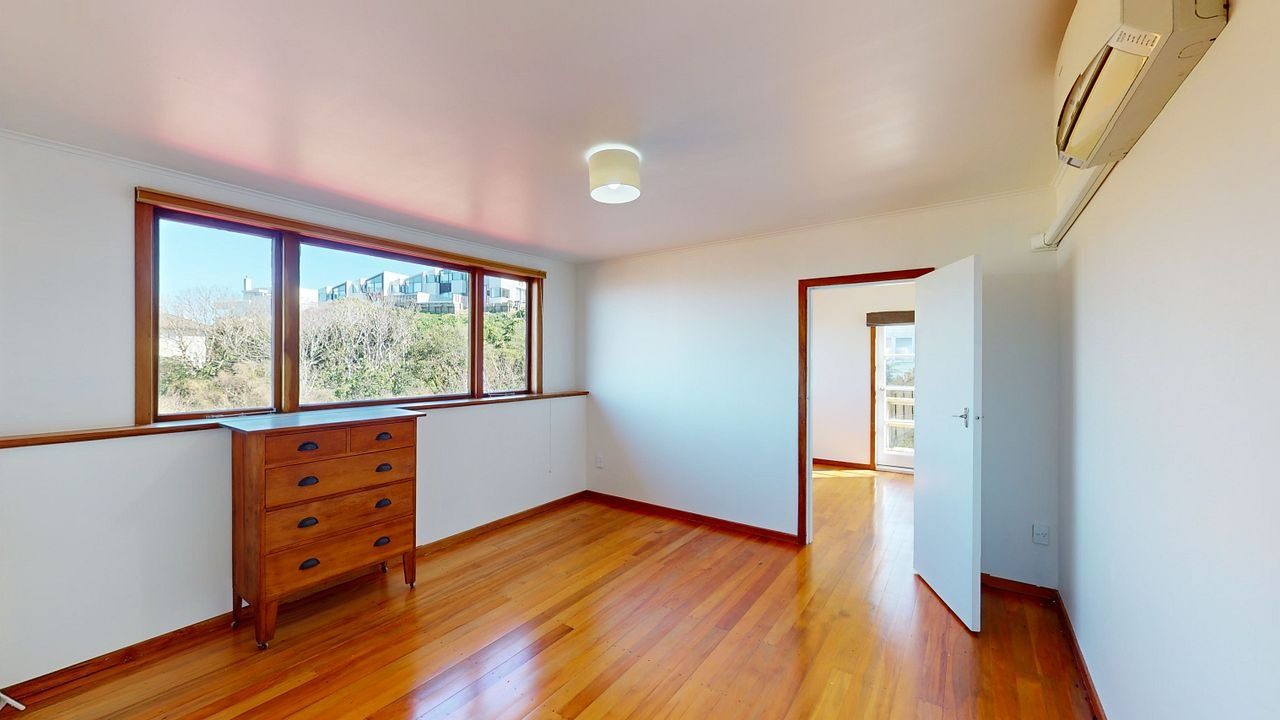 10B Mataroa Avenue, Northland, Wellington - Carousel 1