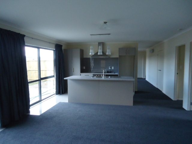31 Piwakawaka Court, Rototuna North, Hamilton - Carousel 2