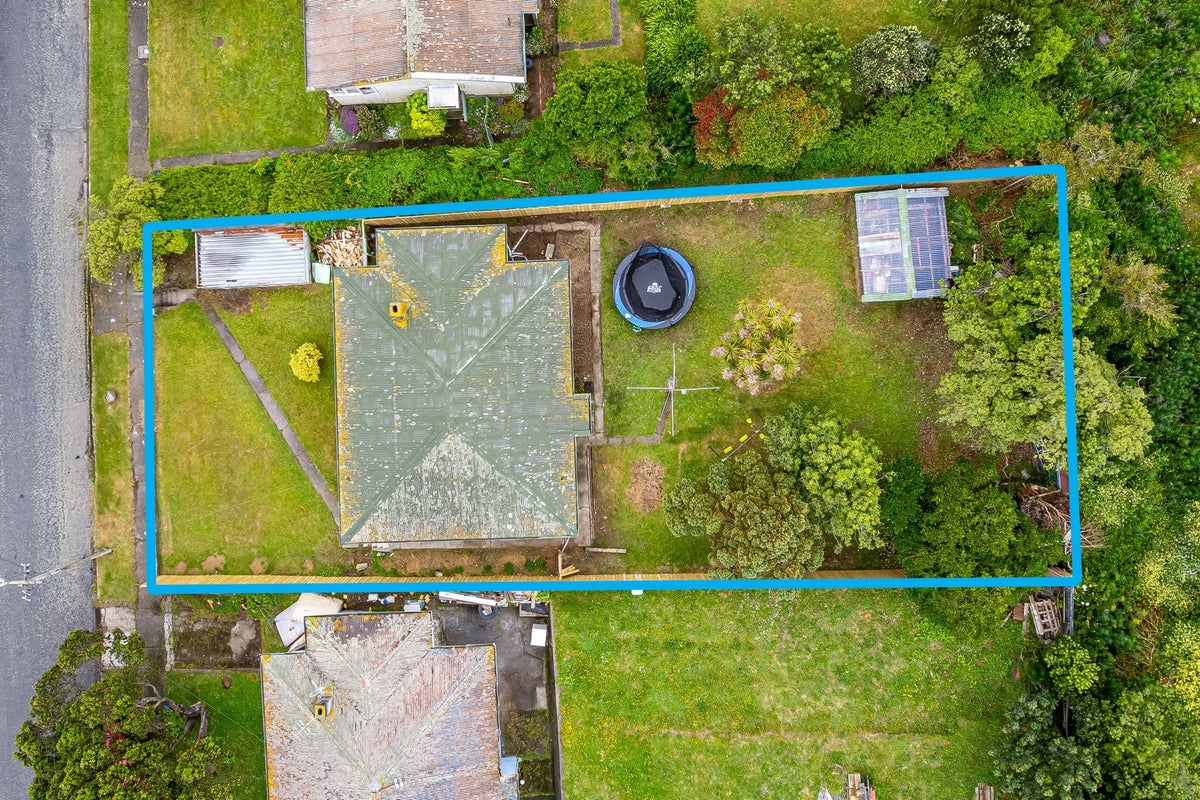 15 Northumberland Street, Cannons Creek, Porirua - Carousel 23