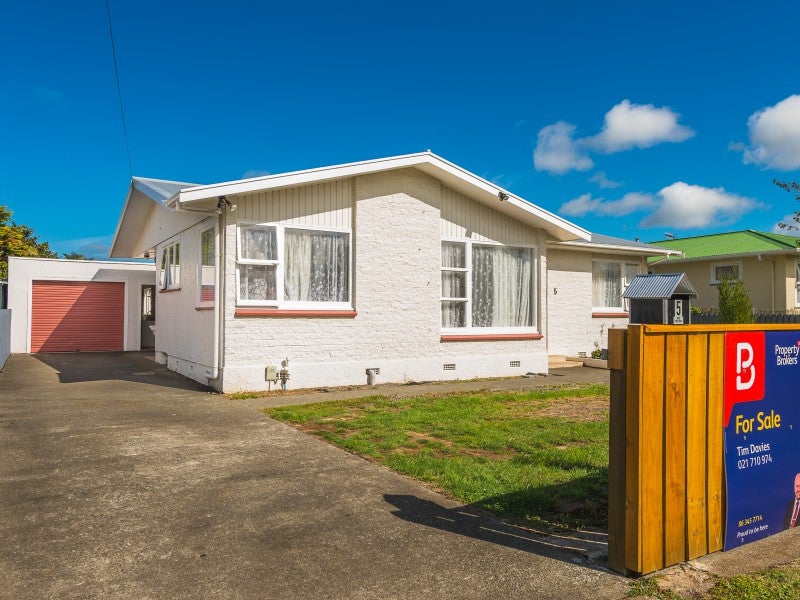 5 Devon Road, Springvale, Whanganui - Carousel 1