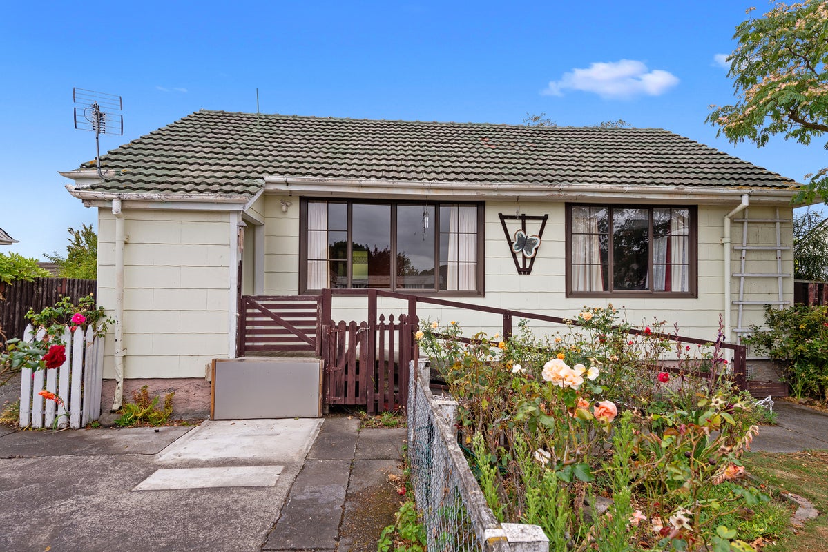 18 Roche Avenue, Upper Riccarton, Christchurch - Carousel 1