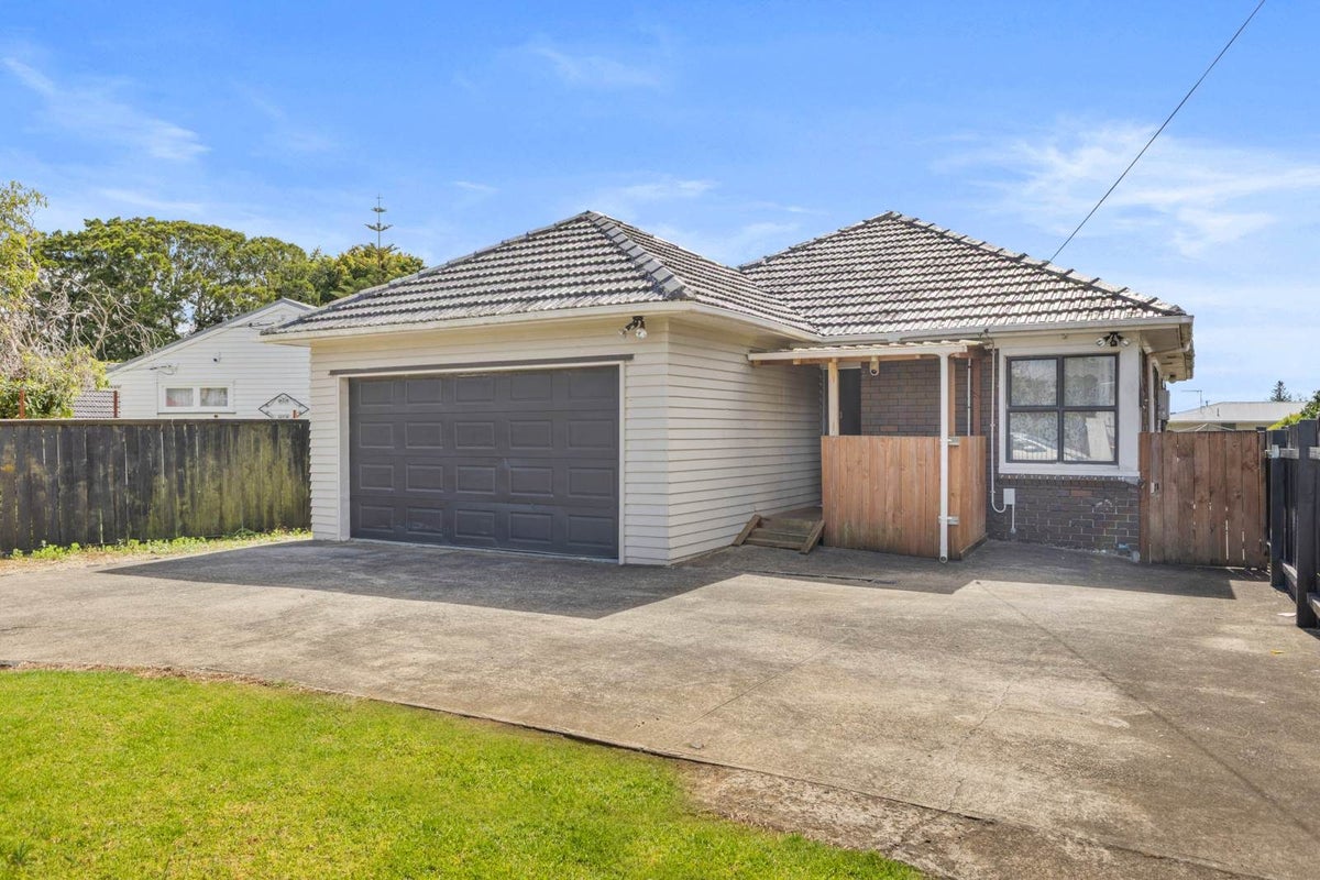 5 Lloyd Avenue, Papatoetoe, Auckland - Carousel 1