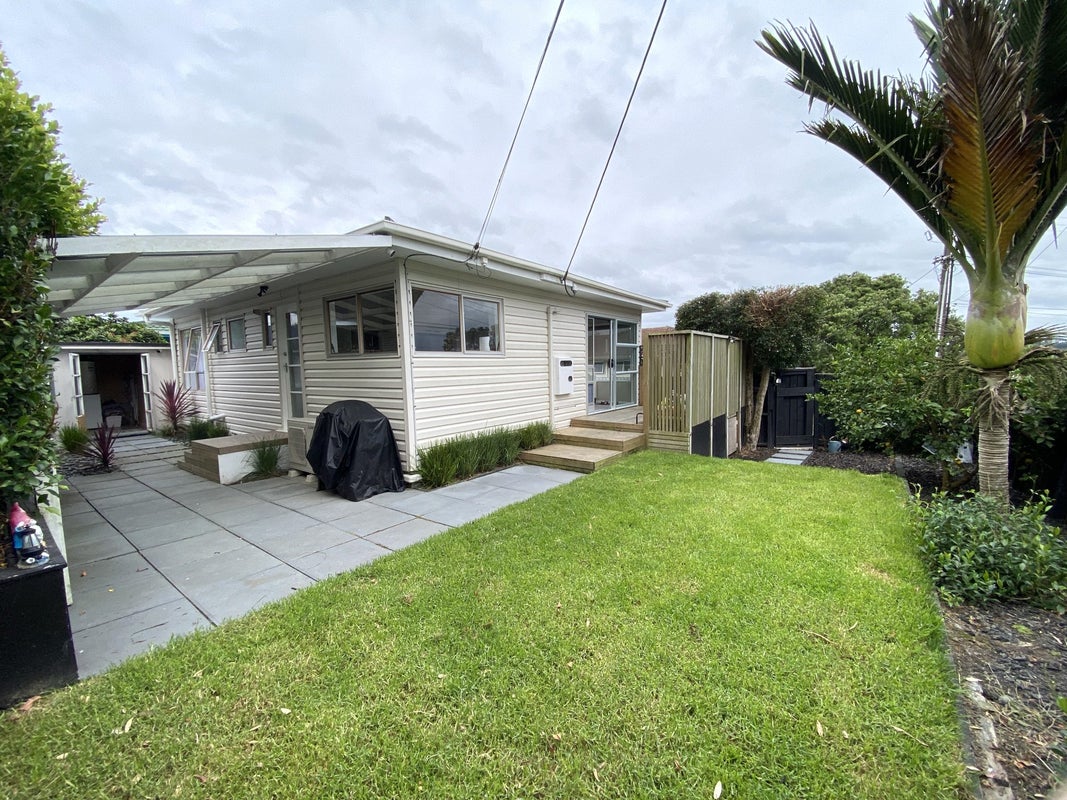 1/38 Aeroview Drive, Beach Haven, Auckland - Carousel 1