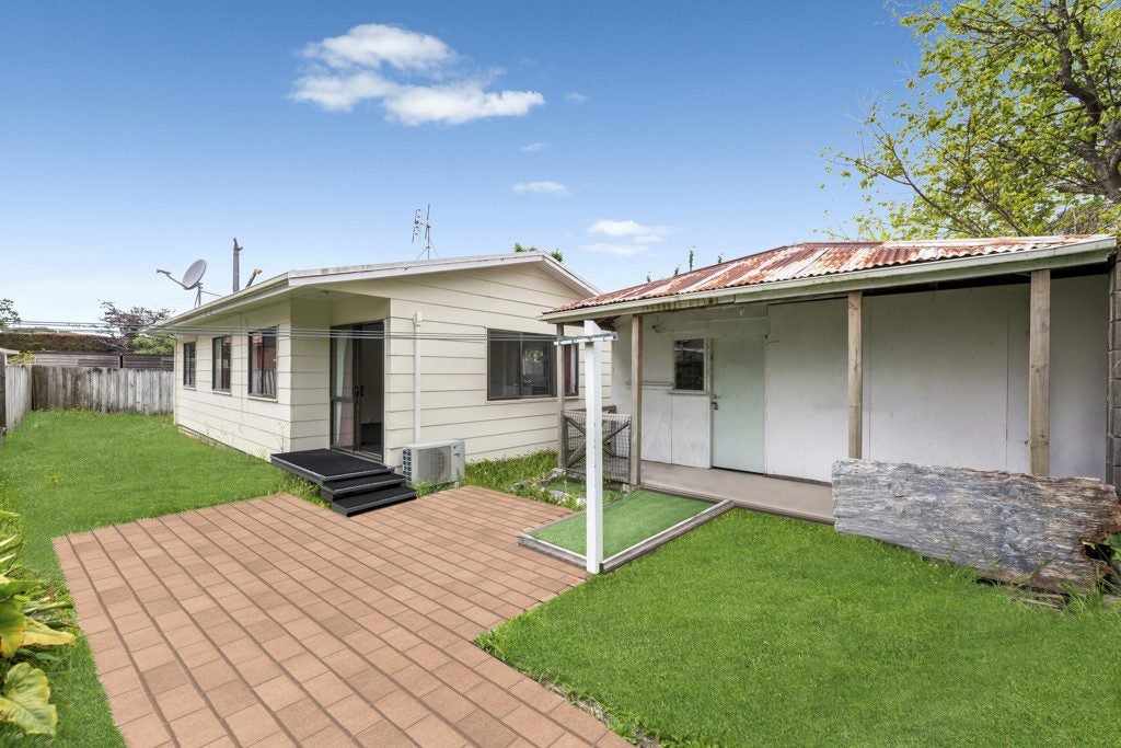 1/1 Miller Road, Mangere Bridge, Auckland - Carousel 2