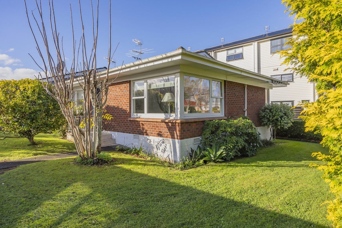 1/9 Erson Avenue, Royal Oak, Auckland - Carousel 1