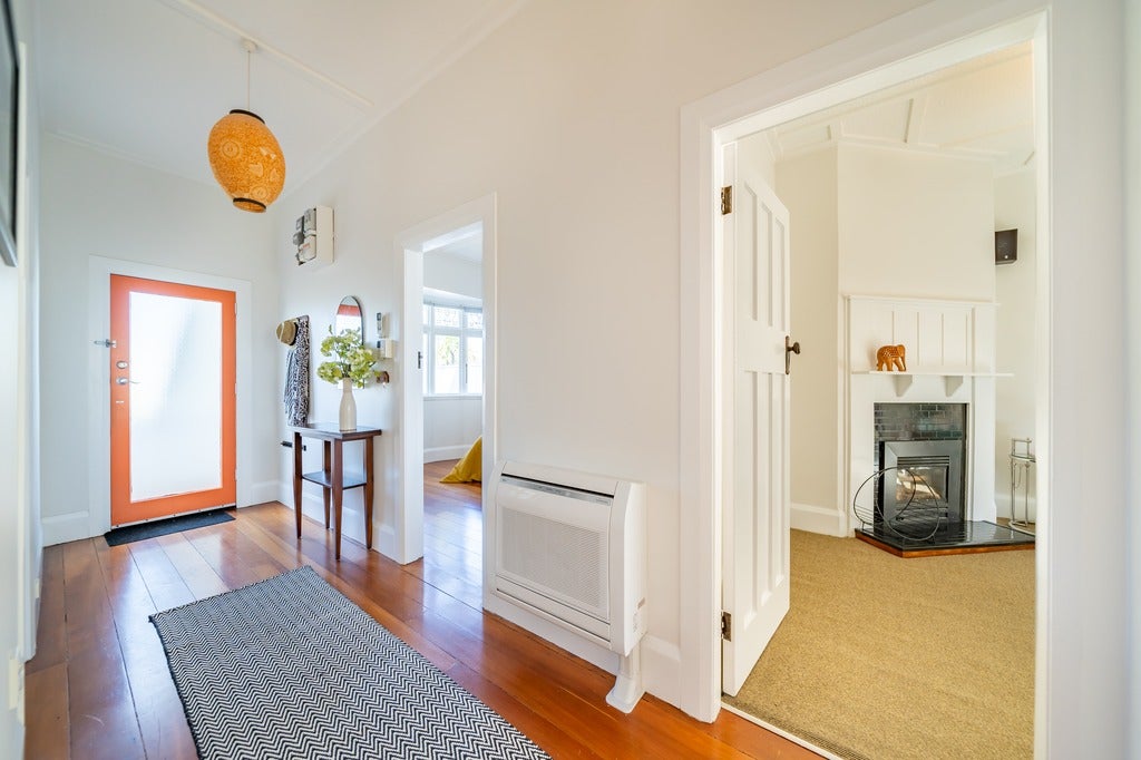 13 Jessie Street, Petone, Lower Hutt - Carousel 2