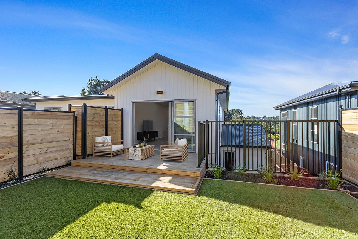 13 Barrel Crescent, Swanson, Auckland - Carousel 9