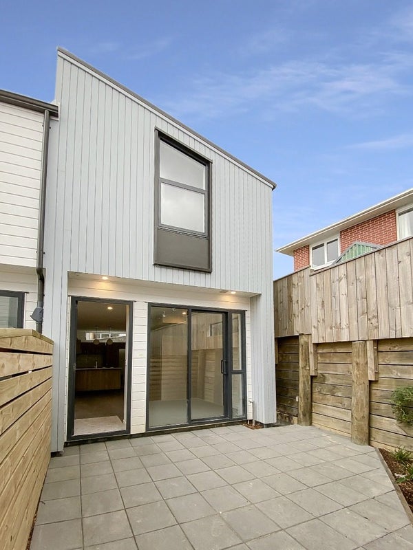 7/1 Elliott Street, Johnsonville, Wellington - Carousel 1