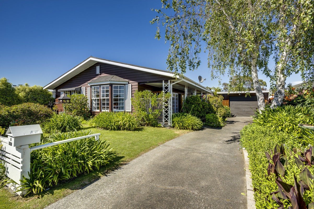 10 Mckenzie Avenue, Marewa, Napier - Carousel 1