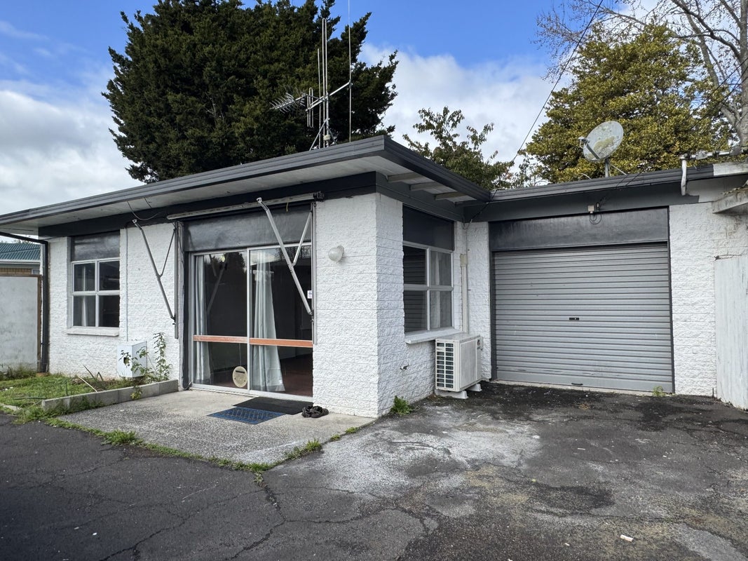 12A Southsea Crescent, Silverdale, Hamilton - Carousel 1