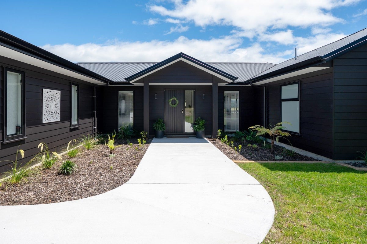 13 Kittyhawk Drive, Kinloch, Taupo - Carousel 2