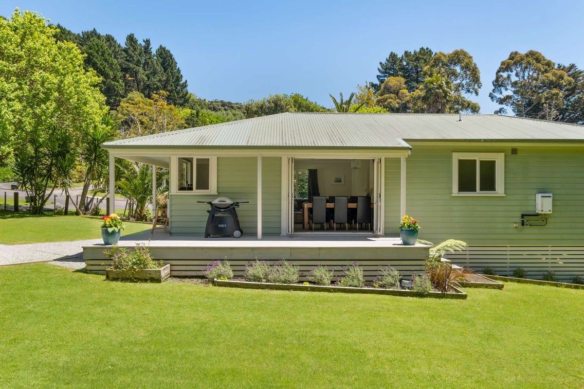 74 Endcliffe Road, Kaiti, Gisborne - Carousel 17