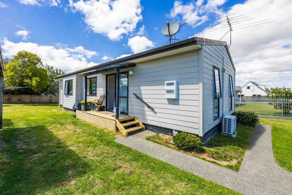 18 Solveig Place, Randwick Park, Auckland - Carousel 1
