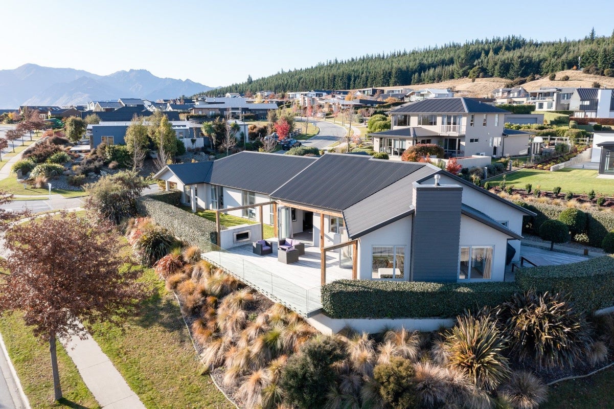 2 Urquhart Place, Wanaka, Wanaka - Carousel 1