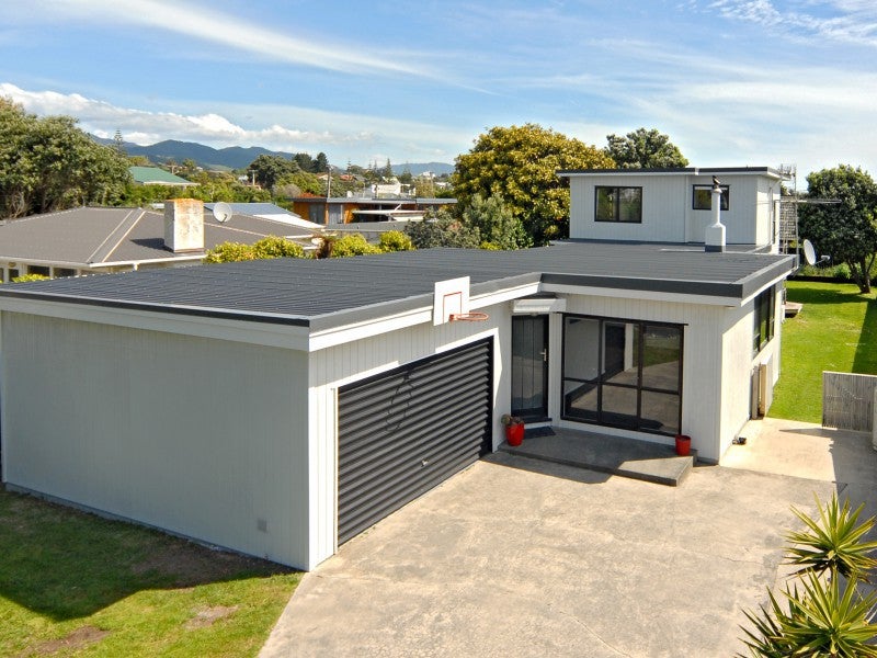 26 Te Moana Road, Waikanae Beach, Waikanae - Carousel 1