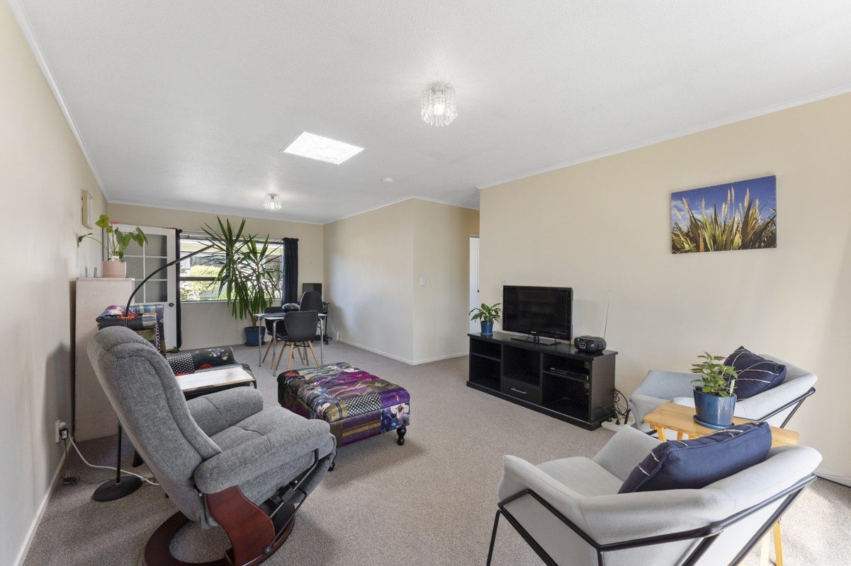 31B Hinau Street, Tawa, Wellington - Carousel 2