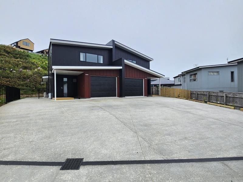 30A Ken Douglas Drive, Aotea, Porirua - Carousel 1