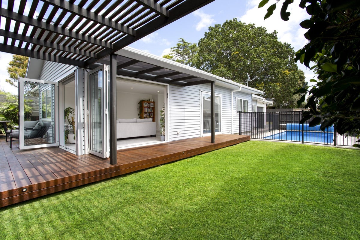 91A Wharf Road, Te Atatu Peninsula, Auckland - Carousel 2