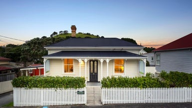 10 Owens Road, Devonport, Auckland - Carousel 1