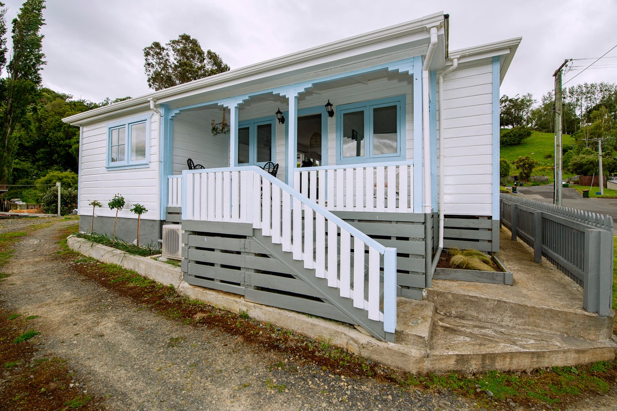 9 Dickson Street, Macandrew Bay, Dunedin - Carousel 16