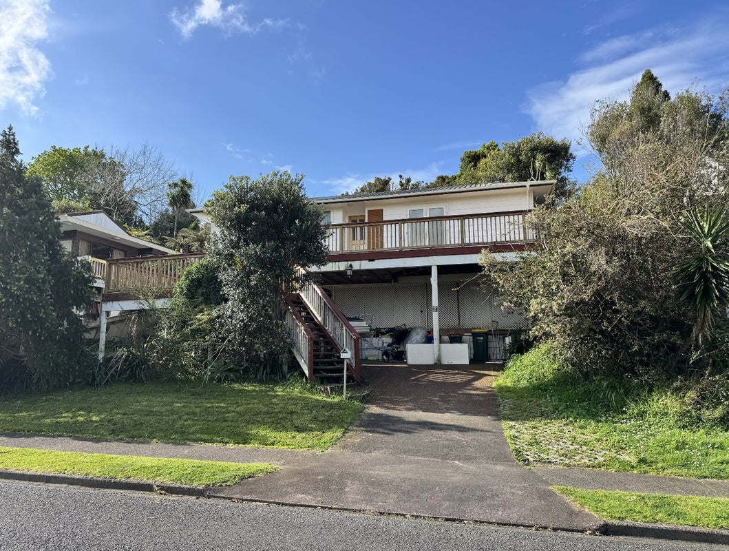 118 Stapleford Crescent, Browns Bay, Auckland - Carousel 1