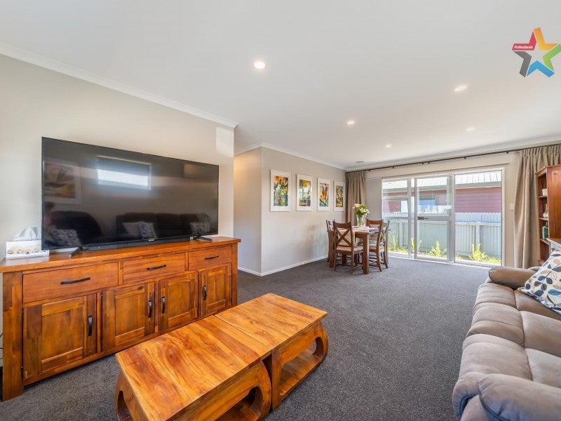 2/6 Galway Street, Waterloo, Lower Hutt - Carousel 1