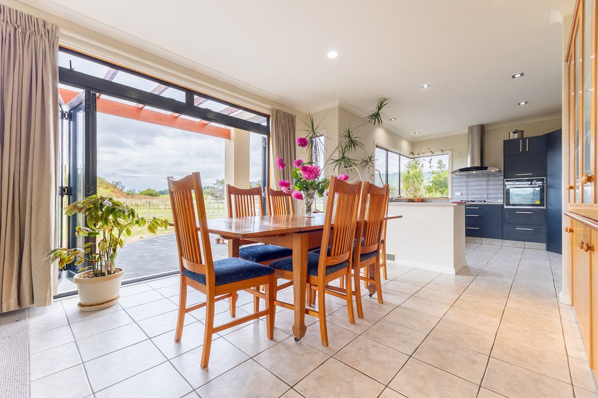 114 Rutherford Drive, Waikanae Beach, Kapiti Coast, Wellington - Carousel 1