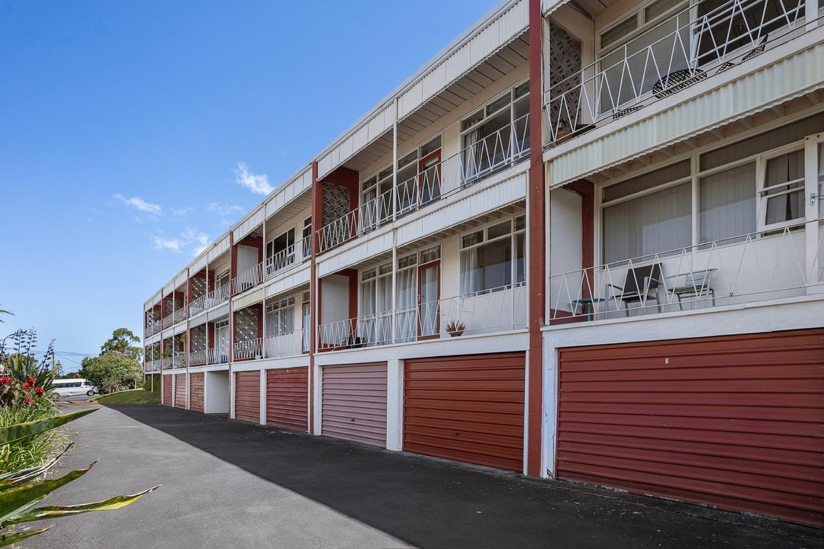 9/219 Onewa Road, Birkenhead, Auckland - Carousel 1