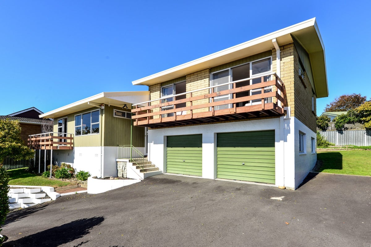 5 Amanda Avenue, Dinsdale, Hamilton - Carousel 1