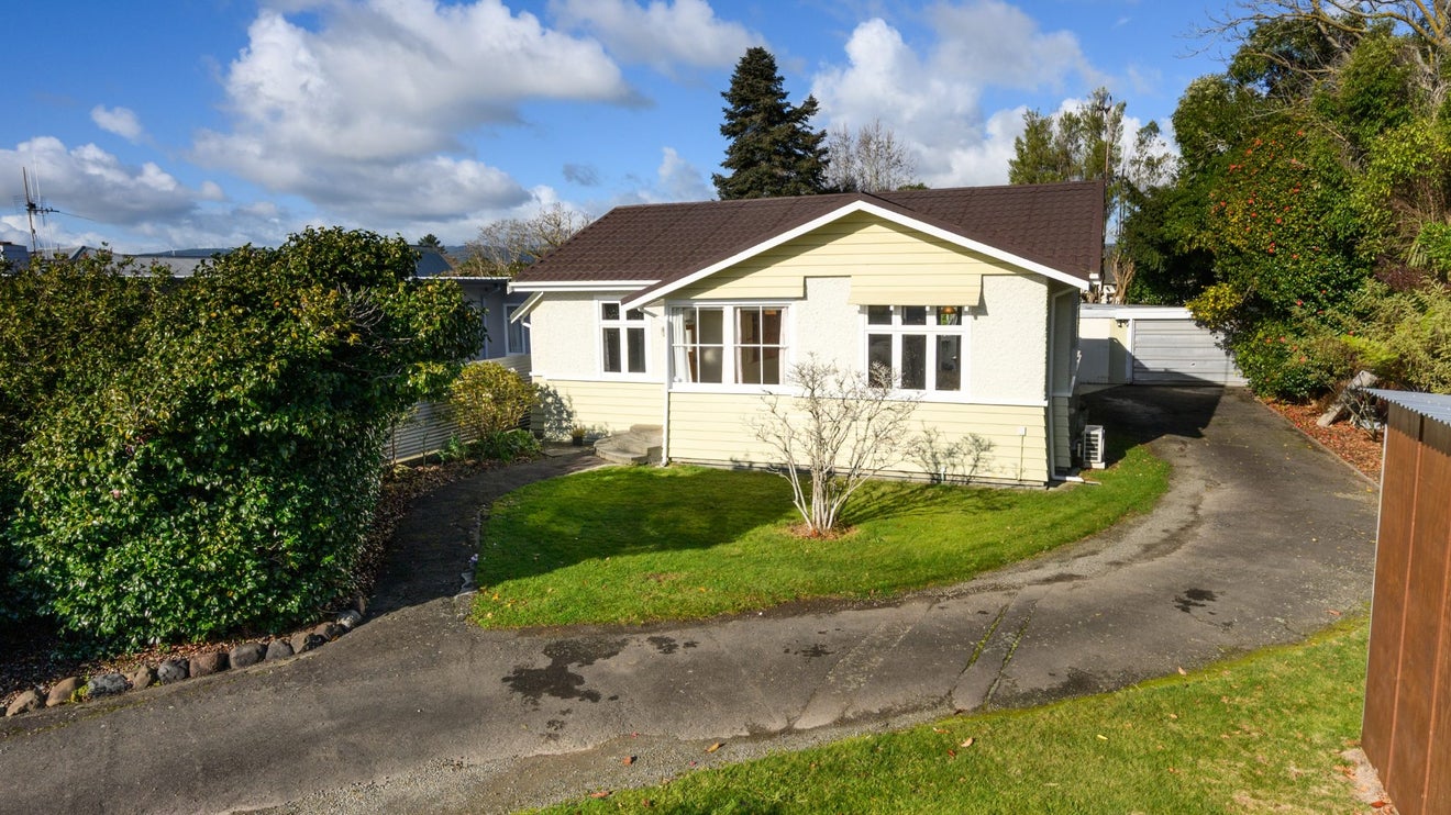 38 Manson Street, Terrace End, Palmerston North - Carousel 1