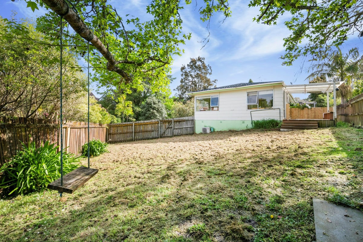 2/11 Celina Place, Browns Bay, Auckland - Carousel 11