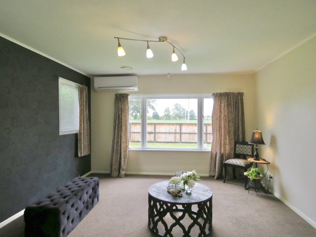 233 Clarkin Road, Fairfield, Hamilton - Carousel 1