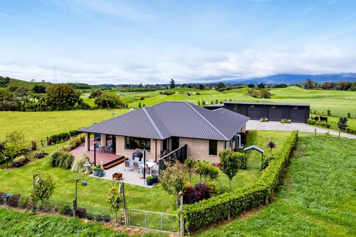843 Frankley Road, Hurworth, New Plymouth - Carousel 1