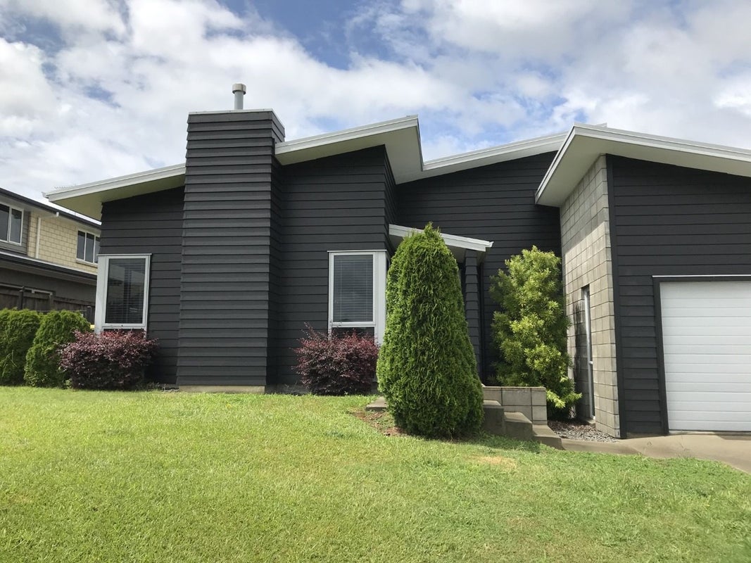 12 Raddington Way, Huntington, Hamilton - Carousel 1