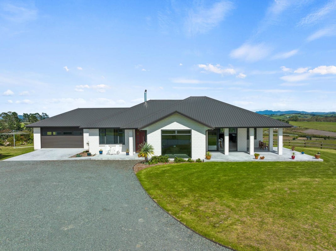 24 Horseshoe Lane, Kamo - Carousel 2
