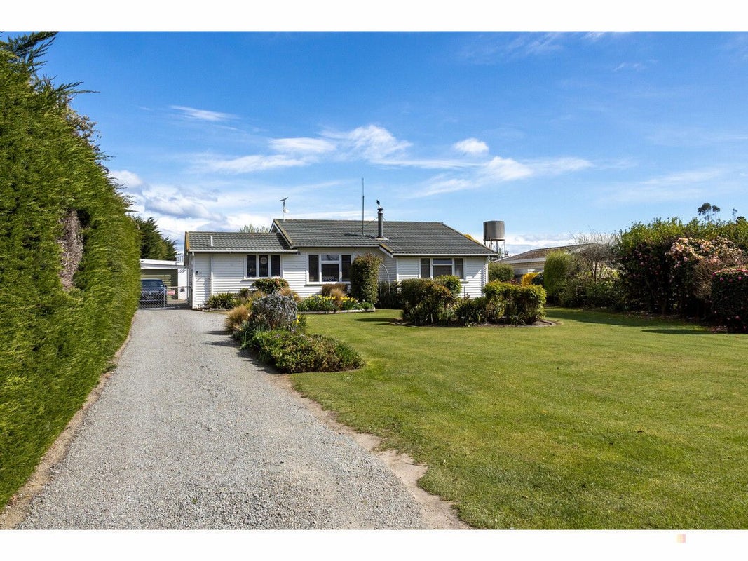14 Waimate Highway, St Andrews - Carousel 2