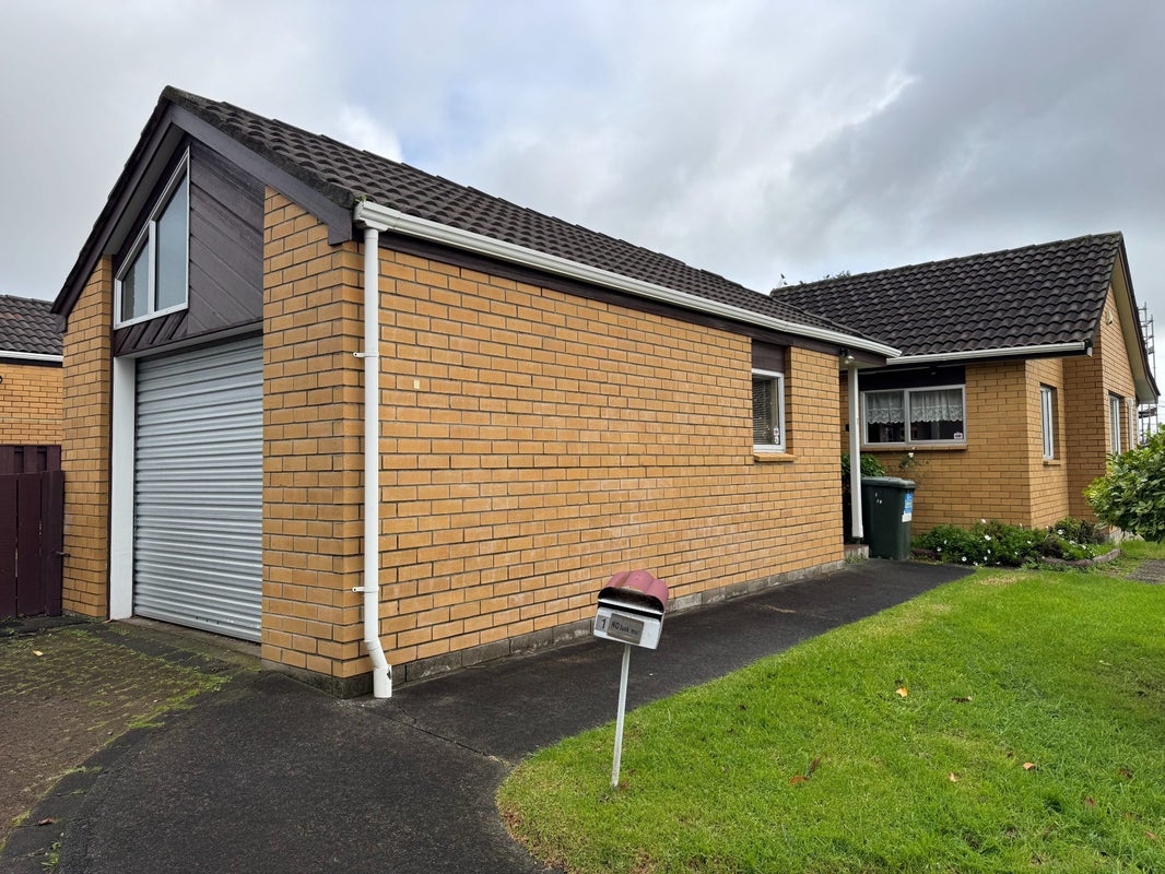 1/16 Burch Street, Mount Albert, Auckland - Carousel 17