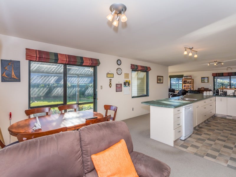50 Kent Avenue, Waitarere Beach, Levin - Carousel 2