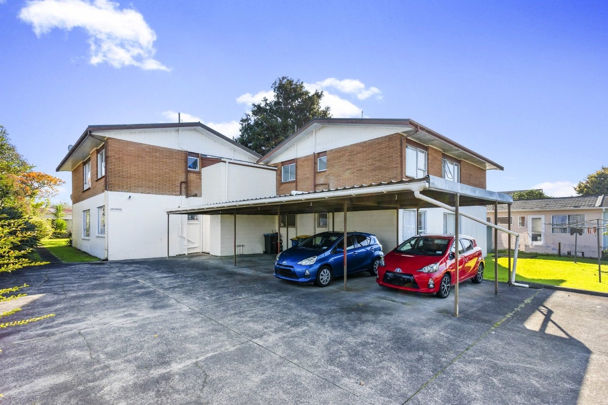 2/50 Te Kanawa Crescent, Henderson, Auckland - Carousel 10