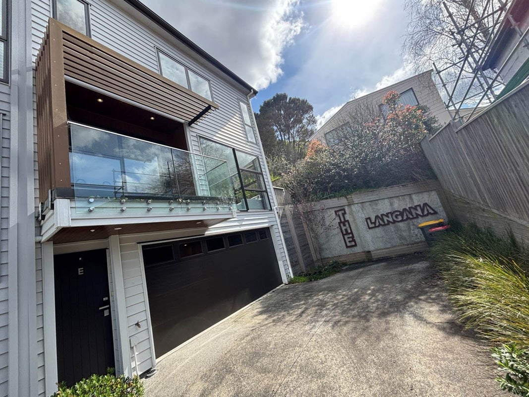 74E Langana Avenue, Browns Bay, Auckland - Carousel 2