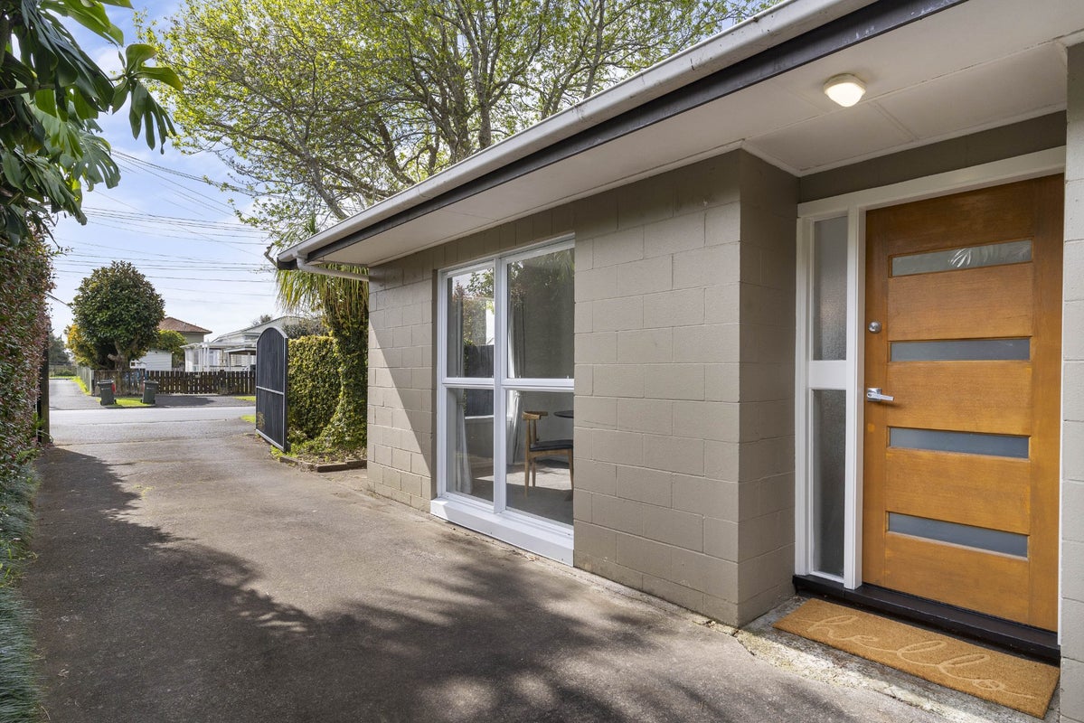 1/28 Wairau Avenue, Avondale, Auckland - Carousel 2