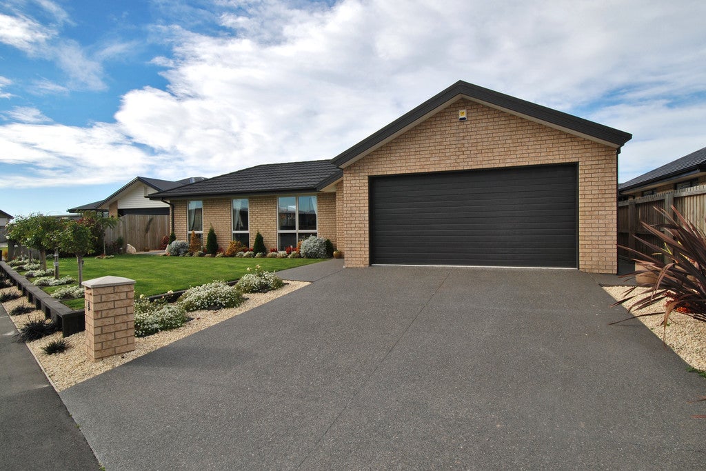 4 Constance Place, Aidanfield, Christchurch - Carousel 1