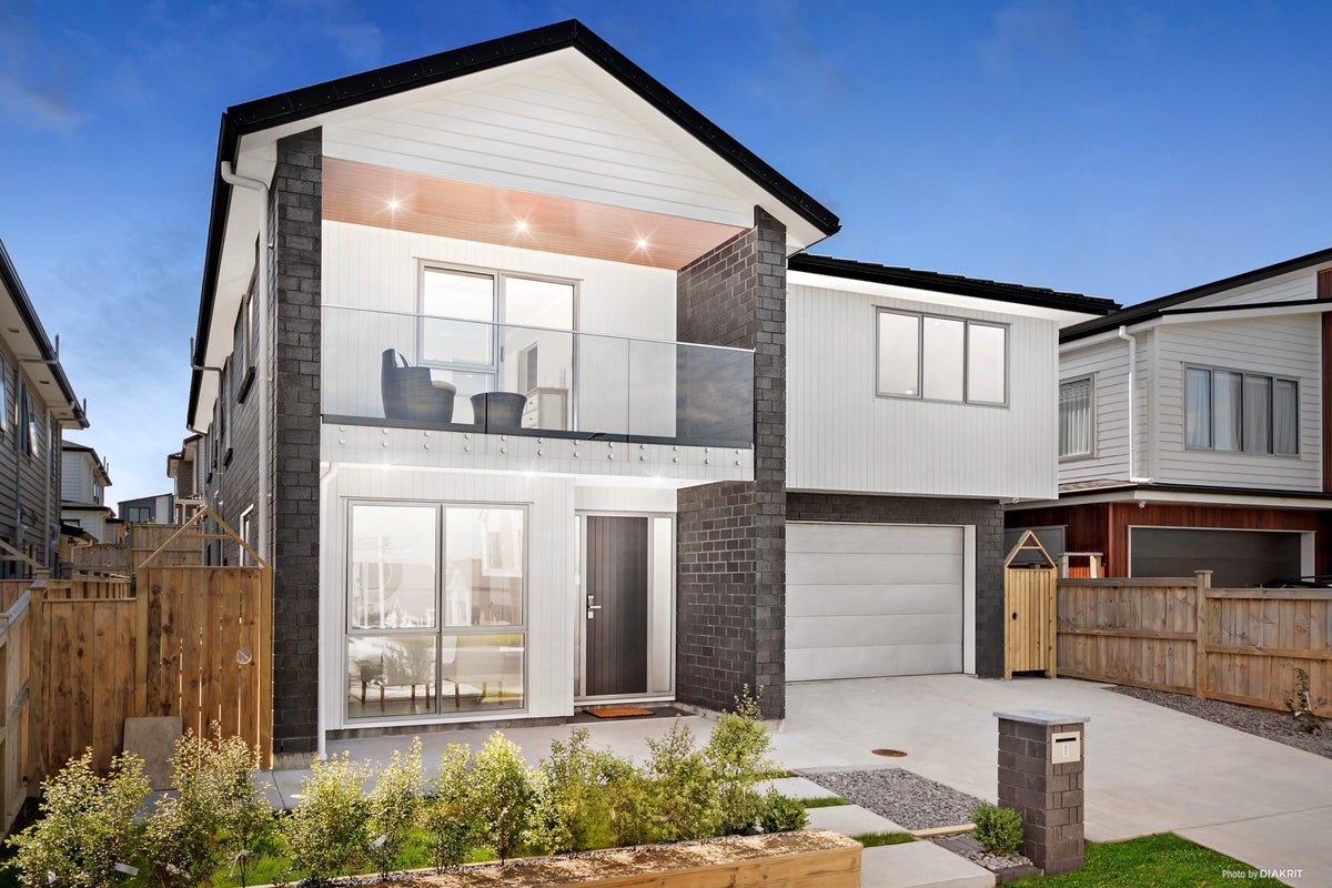 8 Hermitage Street, Flat Bush, Auckland - Carousel 2