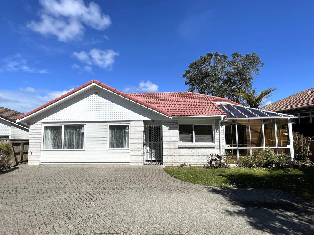 1/649 Manukau Road, Royal Oak, Auckland - Carousel 1