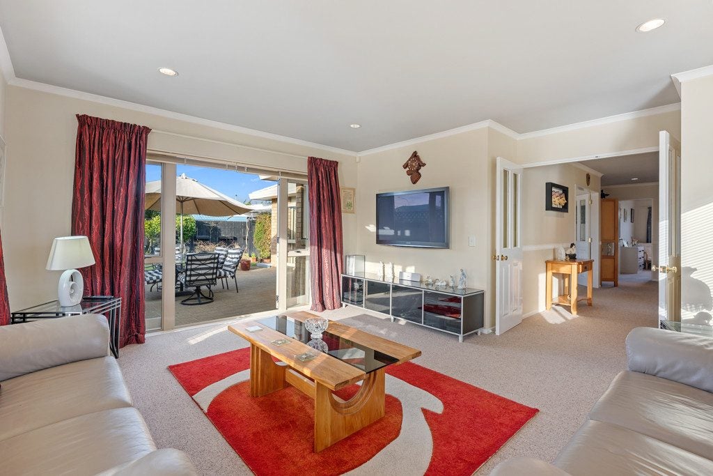 1 San Priamo Place, Paraparaumu Beach, Paraparaumu - Carousel 2
