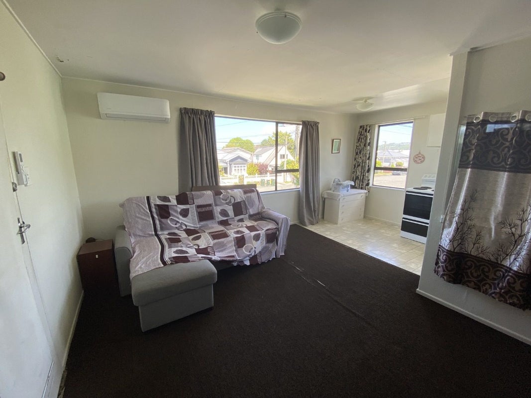 13A Central Terrace, Alicetown, Lower Hutt  - Carousel 2