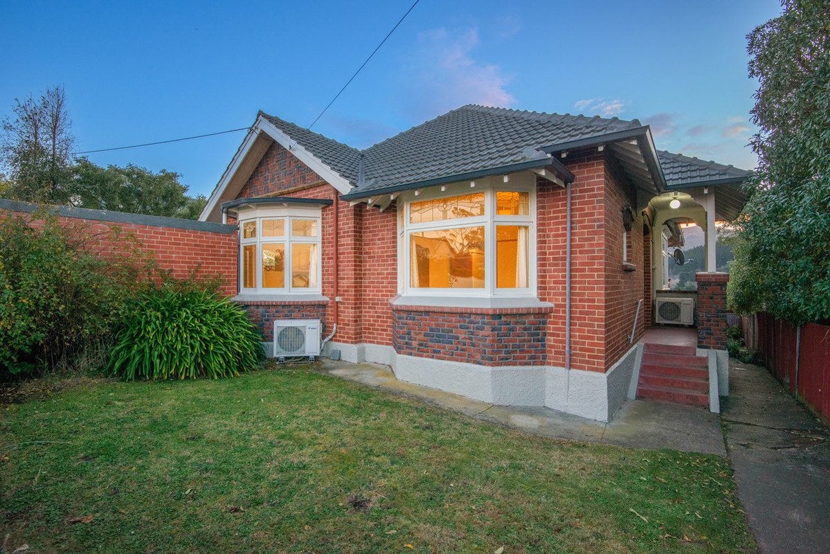 32 Magnetic Street, Port Chalmers, Dunedin - Carousel 1