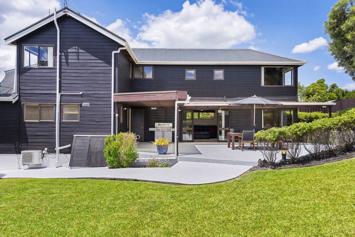 33 Marina View Drive, West Harbour, Auckland - Carousel 1